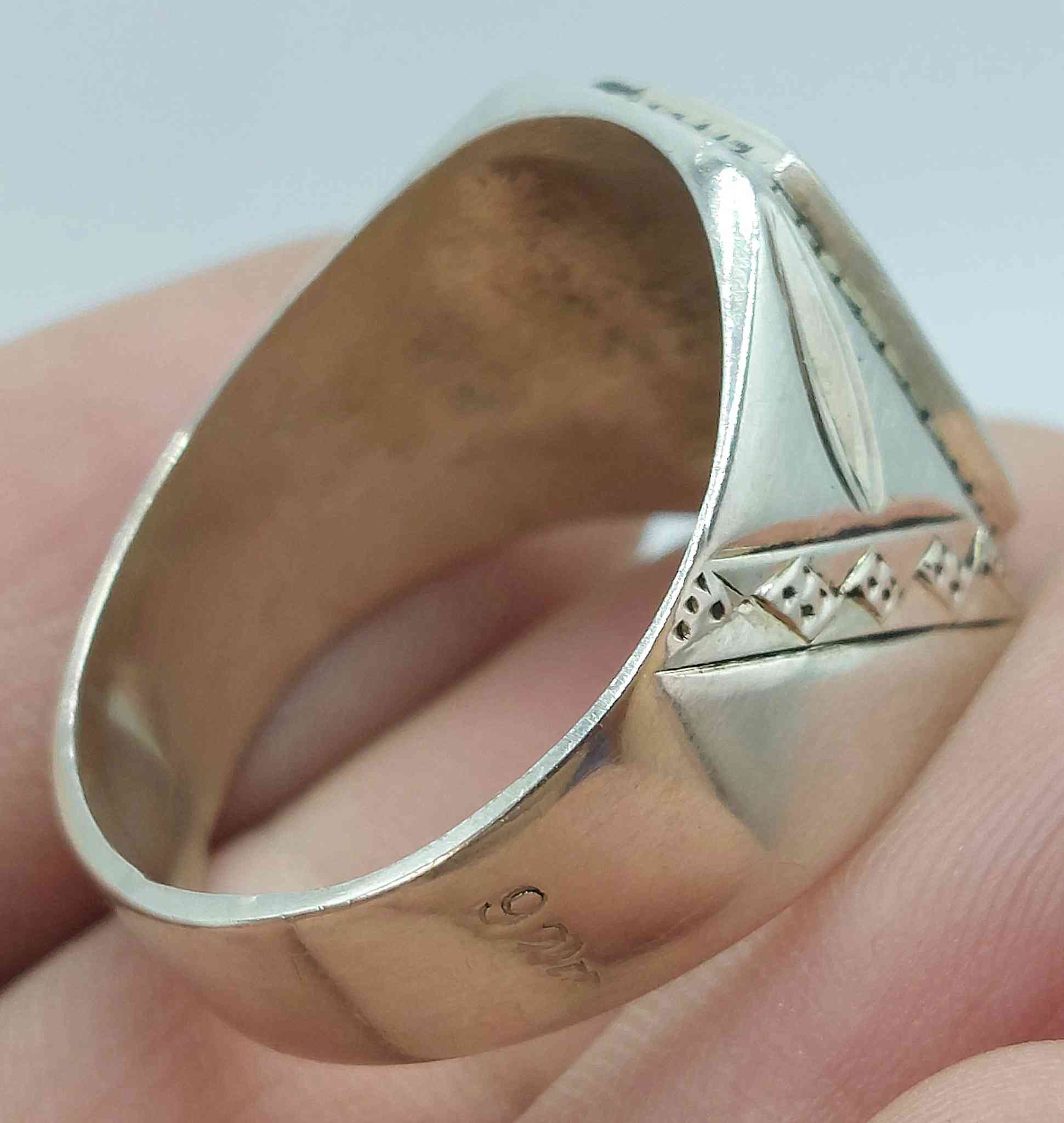 خاتم فضة 10 ماسات ناعمات قياس 26 بغداد ***********
