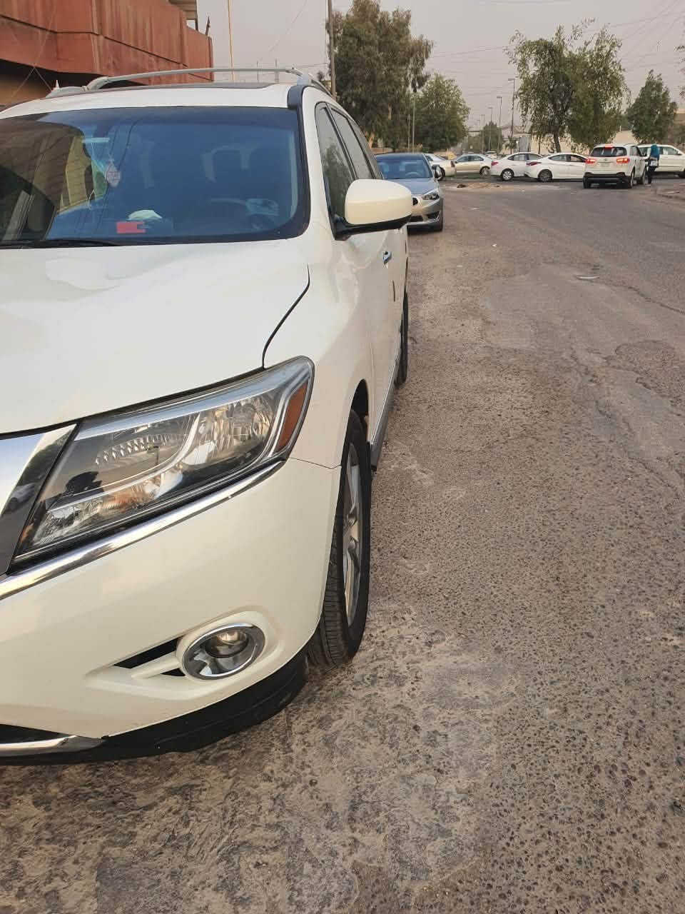 سيارة نظيفة جدًا، استخدام شخصي، بحالة ممتازة من الداخل والخارج، جاهزة للفحص والشراء.

✔️ فئة Platinum (فل أوبشن) محرك ٦ سلندر. 
✔️ فتحة سقف
✔️ حساسات أمامية وخلفية
✔️ كاميرا
✔️ جنوط أصلية
✔️ مقاعد جلد
✔️ السيارة لا تحتاج أي مصروف
حادثه بجم الجالمغ الايمن فقط بدون دواخل واي ضرر شرط الفحص 

السعر 12.000$  
العنوان بغداد شارع فلسطين
الرقم ***********
