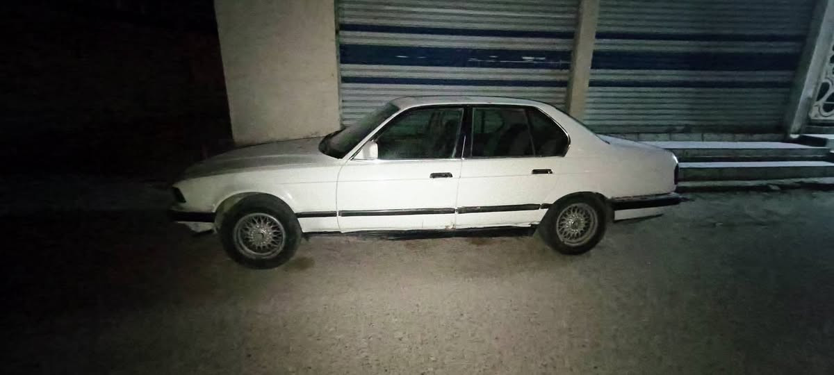 735 مفتوح
عوزها تبديل اكسل وفلنجات 
وكوبلن تالف ينرادله تبديل ( يعني كون تسحبها للمصلح ) 
رقم كربلاء انكليزي راعيها موجود تقابله وتطابق معلوماته وشوكت ماتريد يداور وميقصر 
مال تعمير  اريدها ب 28 وبيها مجال بسيط للشراي 

واتساب ***********
