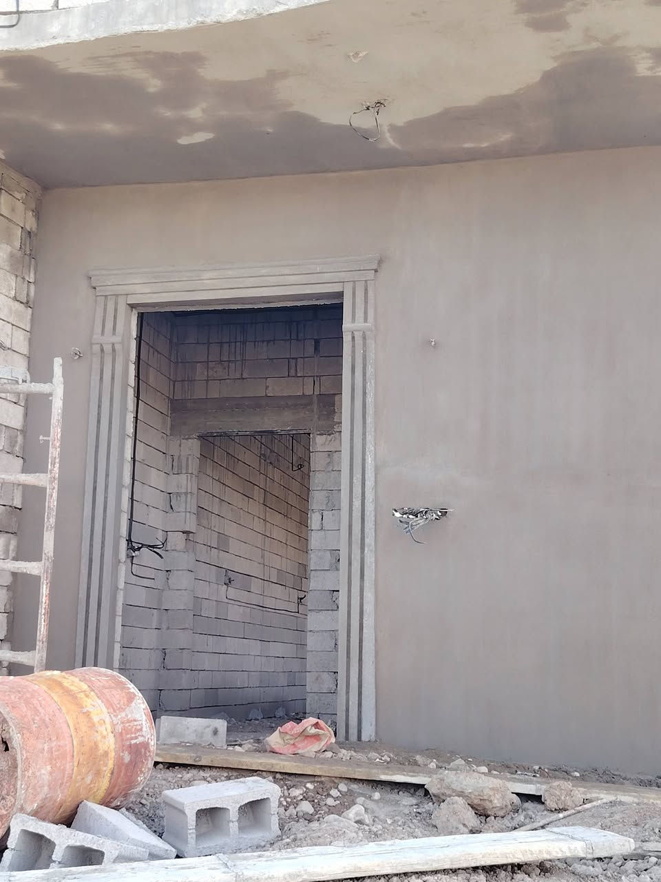 لسنى الوحيدين لكننى الافضل
لبخ سمنت درجه اولى +نقش ملكي
سعر مناسب وشغل مرتب
متواجدين حالياً في العلم
***********
