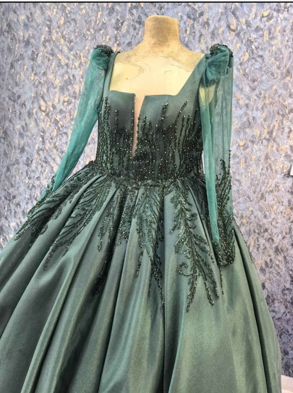 بدلات مستخدم نظيف مثل صوره
بدله توصلكم مغسوله + توصيل مجاني
سعر 50 الف فقط للحجز ***********
