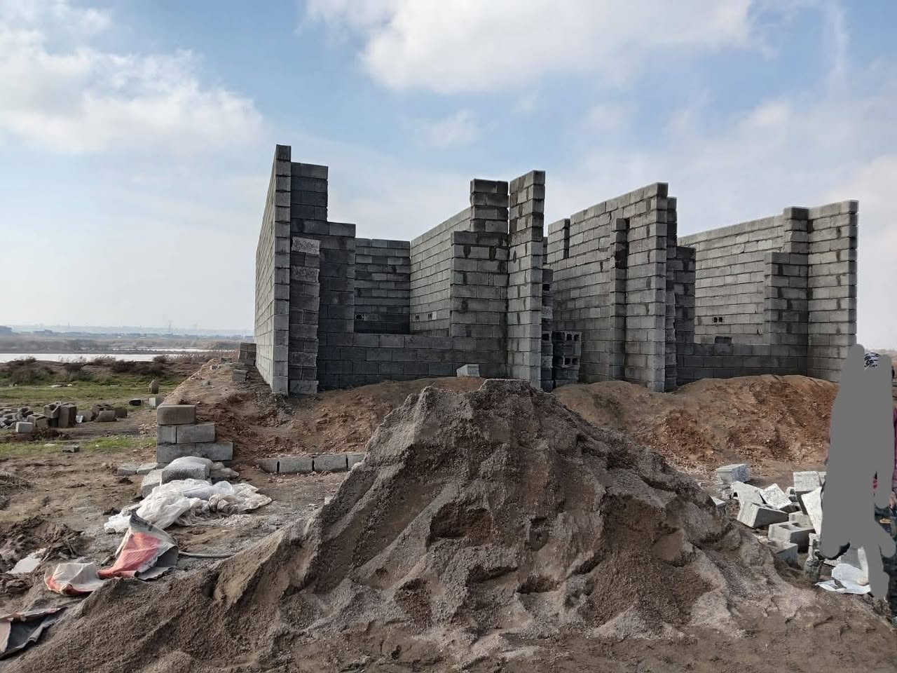 📍السلام عليكم ورحمة الله وبركاته🔻
🔻يوجد كادر بناء تكعيبات بيوت سياج...... 》
والشغل درجة اولى كما موضح في الصور ادناه🔷️
للإستفسار: ***********✅️
