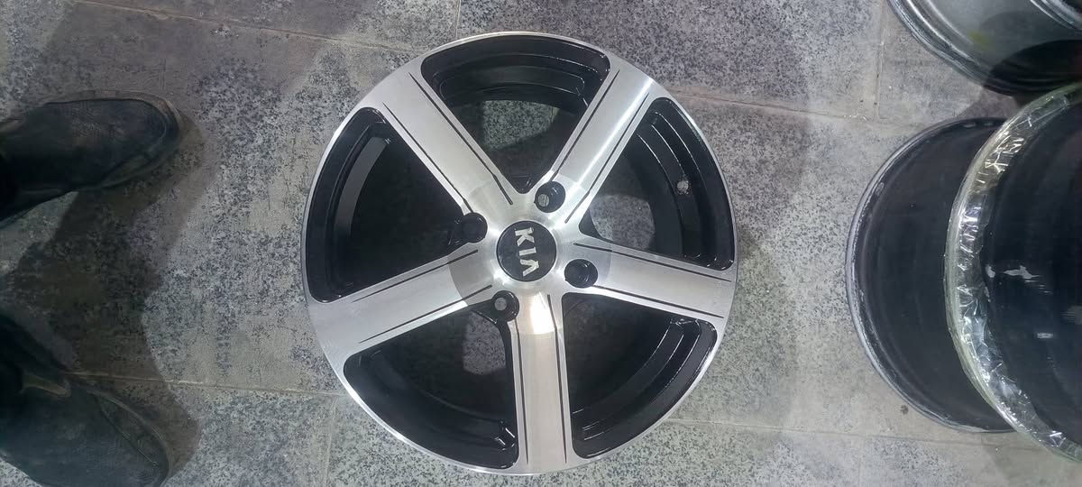 للبيع او مراوس.
حجم 15. سبكترا.   السعر 200.  مكاني طويريج. 
***********
