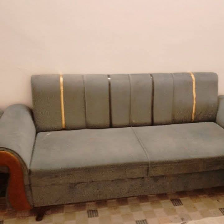 تخمين للبيع الوردي تركي أبو المخون 4 قطع 8 نفرات والسمائي 4 قطع 8 نفرات للبيع مكانهن نجف حي الزهراء رقم الموبايل ***********
