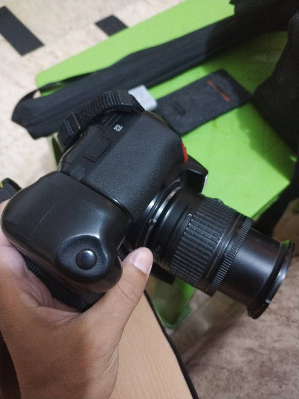 كامره نيكون 5600 معه عدسه 18 /55 بل اضافه الئ زوم 70 /300 سكما اريد مراوس فقط حته انطي فرق نضافه كدامك وصور كامره كدامك للاستفسار خاص او واتساب *********** كامل ملحقاته وياه فقط مراوس كانون او نيكون
