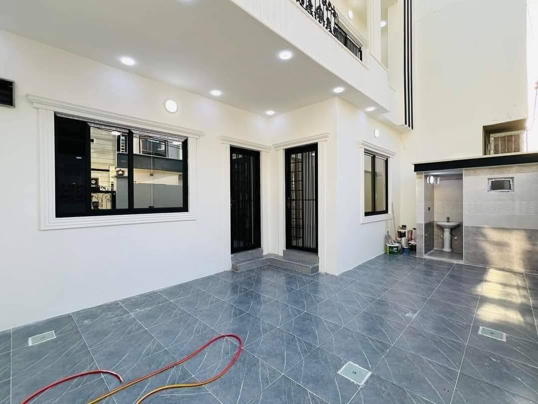 دار في حي الملايين الأولى 
المساحة 200م  واجهه 11م يحتوي الدار على..
الطابق الاول غرفتين نوم واستقبال وهول ومطبخ وصحيات 
الطابق الثاني ثلاث غرف نوم  وهول وصحيات 
صنف العقار بستان ملك صرف
شارع بعرض 10م
الدار مسكون حالياً 
 لمعرفه السعر أكتب تم
 أو مراجعه مكتب مدخل حي الملايين اولى مكتب أرض التميز للبناء والعقار اي استفسار يرجى مراسلة الصفحة او الاتصال ع الارقام المذكورة⬇️⬇️
***********
***********
