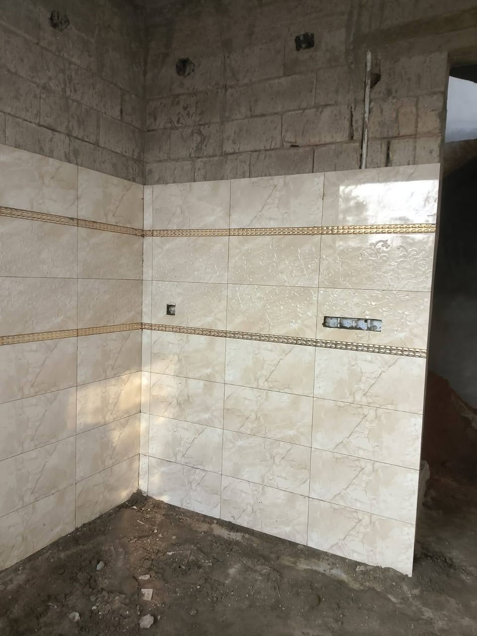 السلام عليكم خلفه سيراميك
اشتغل
1_جدران
2_الارضيه
3_درج
4_لزاره
5_الواح
شغل درجة ولى استلام مهندس
***********
