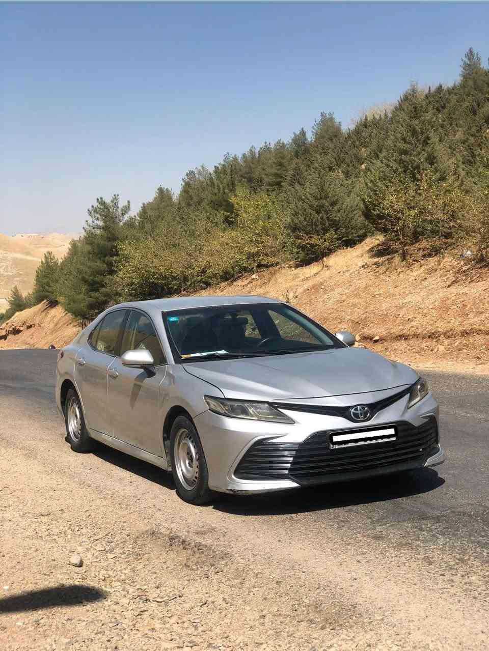 السلام عليكم
تيوتا كامري هايبرد || Toyota Camry Hybrid ✅

موديل 2019 آصل
معلاية 2022 
(( ترجع بالقرار الجديد للأصل )) 

ماشية 140 :km 

صبغ عام اثر ستيكرات التكسي 

مواصفاتها (( Le ))معروفة 

الضرر ⚠️
١- جاملغ خلفي عكس جهة السايق ضربه خفيفه بدون دواخل
٢- جاملغ امامي جهة السايق بدون دواخل 

النواقص⚠️
١- بطارية هايبرد 
٢- لايت جهة يسار 

السيارة مرتبه و خير من الله عمليه قويه متوكفك بشارع كير مكينه خير من الله جدول تبديل دهن كل ٥/٤ الف البدله مكينه ١٠٠٪؜ بيها ملاحضات كلش خفيفه و بيكم خير وتدللون و الله شاهد متوازي على بيعتها 

السعر : ١٢٧ و بيها مجال جداً بسيط 

مستعجل على البيع بسبب ضرف 
الله يسهل أمر الجميع الي تعجبه يتصل وبخدمتك ما تعجبك خلي تعليق يعكس اخلاقك❤️

*********** اتصال / واتساب 

غير متواجد على الفيس ⚠️
