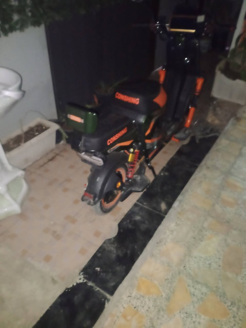 دراجه شحن اكس 900 جديد موديل 2025 الدراجه ماماشيه جديده والبطاريات اصليات مامبدل سرعه 90 اربع غير وبگR وبيها مسجل ربط بلوتوث بريكات دسك بالمكان التواصل واتساب *********** السعر 400 قفللل
