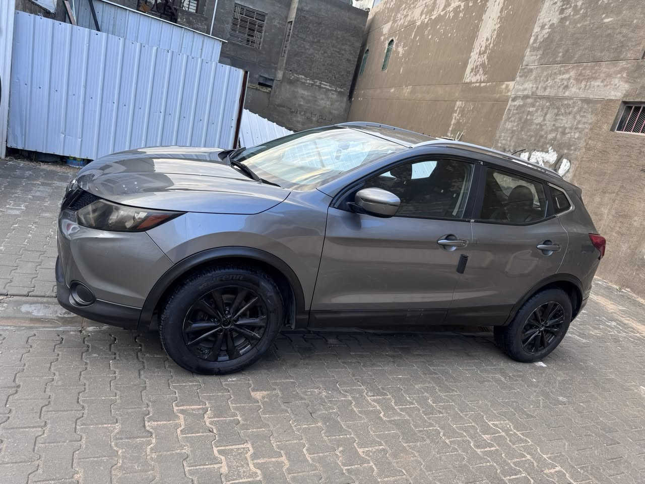 نسيان روج سبورت
موديل ٢٠١٧ 
ماشية تقريبا ١٤٥ الف 
محرك ٢٠٠٠ المرغوب 
نص فول 
بصمه 
اشاير بلمري 
كرسي كهرباء 
كشنات مخمل 
تايرات جدد 
نقطه عمياء 
فول تحكم ستيرن 
لدات زينون اصليه 
بدوون دوانس نهائي  
حادثها جاملغ الخلفي كما موضح بسونار 
السعر ١٢٠ وبيها مجال 
مكان السياره الاعطيفيه 
***********
بي واتساب
