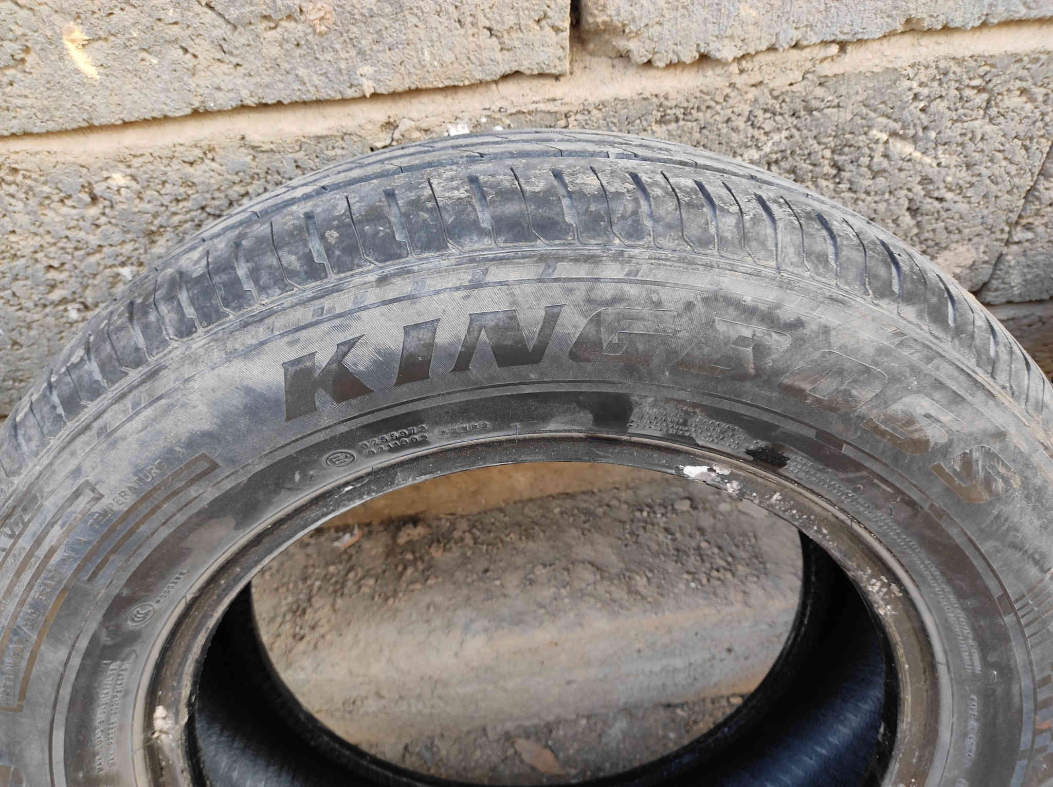 تايرات للبيع مالت النترا موديل 12 حجم 15 نضيفات الواحد ب 15 الف للاستفسار الاتصال على الرقم ***********
