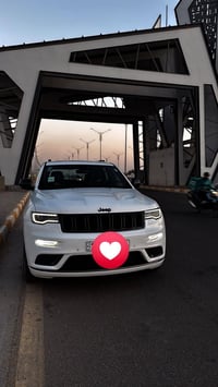 Jeep (S) 2020 خليجي وكالة ليث العبيدي مكفولة من اي ضرر عدا رصعه كلش بس...