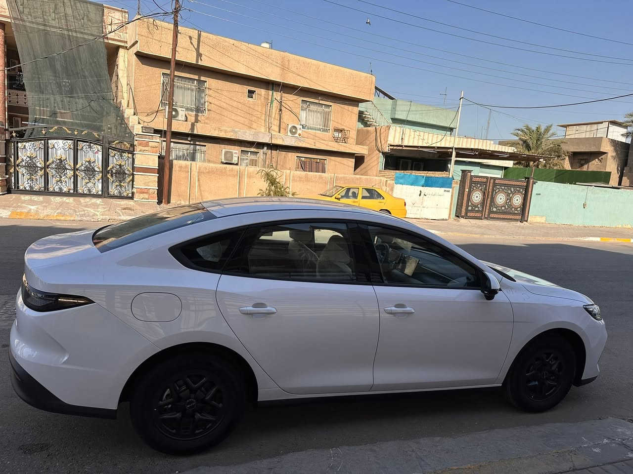 السلام عليكم BYD Seal  5  موديل 2025 ماشيه 10000 الف مكفوله من الصبغ والبارد والشخط والرصعه مواصفات السياره داخل ابيض حساس امامي خلفي  كاميرا خلفيه لد امامي خلفي تايرات الشركه رقم بغداد السياره بعدها بحاله الوكاله السعر 19 مليون و 100 وبيها مجال ***********

