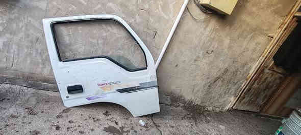 باب فنتيره ام عيون مقفل كامل وهوه وجمته وبطانته صفحه اليمنه 100وبي مجال ***********متواجد وتساب
