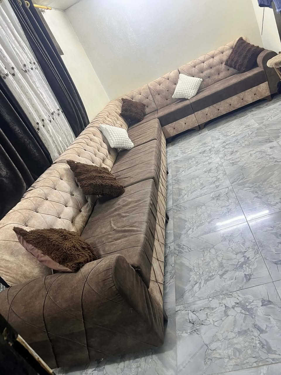 #للبيع ديوان عراقي 7 امتار السعر 250 وبي مجال 
العنوان موصل حي عدن  #الشراي خاص #متابعه للحساب فضلاً وليس أمرا


**إذا كنت صاحب هذا الإعلان وتريد حذفه لأي سبب، رجاءا أرسل رسالة إلى الدعم الفني**
