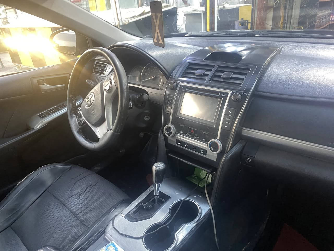 السلام عليكم كامري se للبيع السياره كير محرك 2500كفاله تبريد السياره جاهزه ابيع احزام 
السعر 105
الاستفسار ***********
