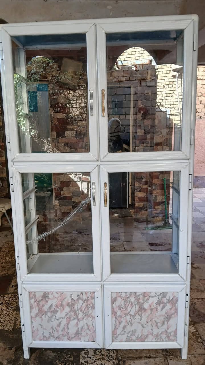 عارضه طول مترتين والعرض ١١٠  السعر ٦٠
***********
