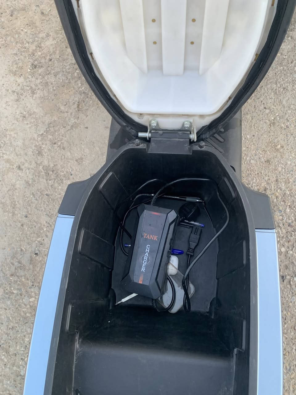 دراجه HF
6 بطاريات مو تجاري اول متجي من الشركه مبدل اصليات وكاله
شاحنه اصليه وكاله 
سرعه 90
افتر بغداد بيها متخلص شحن بين يوم ويوم اشحنها بس من اروح مكان بعيد هواي اشحنها
دبل اشاره سويجات ثنين وبصمه عن بعد تشغلها وتطفيها
وبصمات شاشه ثنين
مرايات ثنين جديده الدراجه
السعر. : 700 
رقم واتساب : ***********
