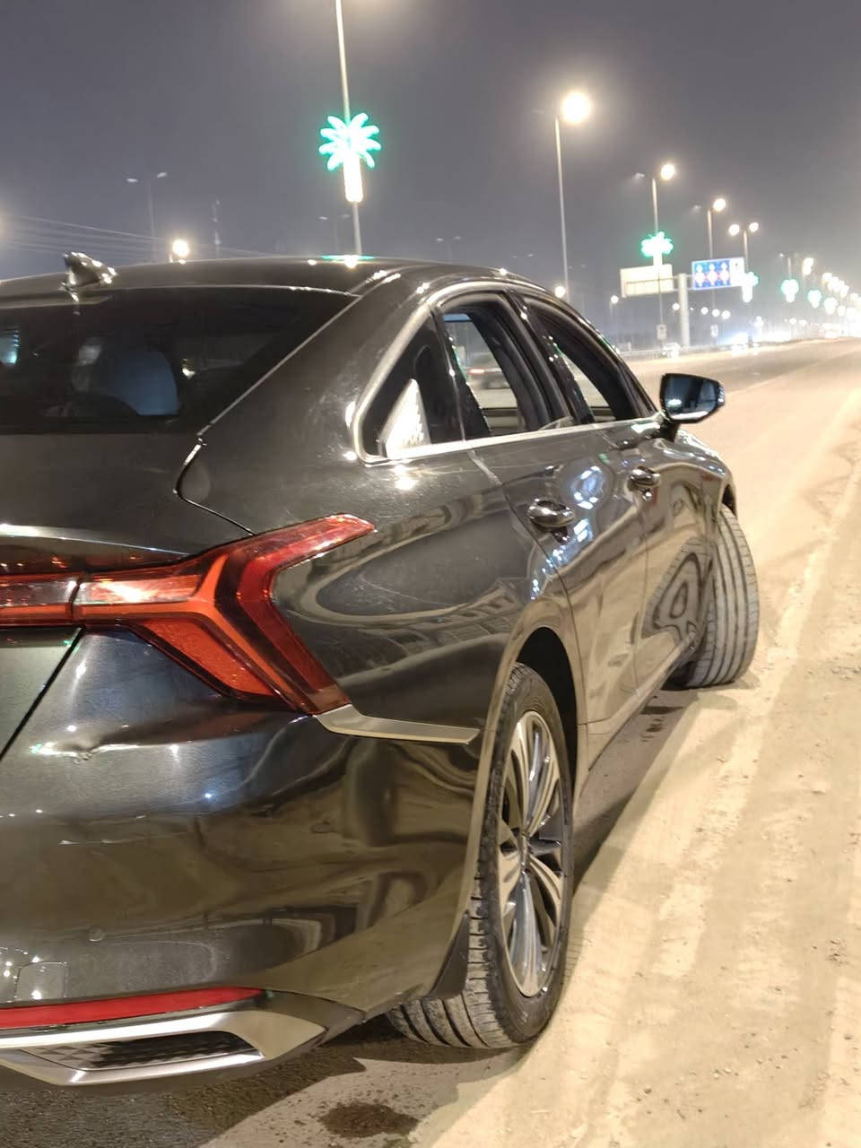 � للبيع: كيا K8 موديل2024 فل مواصفات بانزين 
سيارةKia K8 2024 للبيع بحالة ممتازة جداً، استعمال شخصي ونظيف.
قتصادي 
📌 الموديل: 2024
📌 المواصفات: نص فول 
📌 الحالة: نظيفة جداً 
📌تبريد ثلج 

✨ المميزات:
* كاميرات 360°
* حساسات أمامي وخلفي
* تشغيل بصمة + ابواب بصمه +ترحيب  
* شاشات كبيرة + Apple CarPlay / Android Auto
* رادار + نظام المحافظة على المسار
* كراسي جلد فاخرة 

🚗 السيارة استخدام شخصي، مريحة جداً بالسفر وثابتة بالطريق
💰 السعر: (200 ورقه / قابل للتفاوض)

📞 للتواصل: (08726600828)
📍 الموقع :كربلاء


**إذا كنت صاحب هذا الإعلان وتريد حذفه لأي سبب، رجاءا أرسل رسالة إلى الدعم الفني**