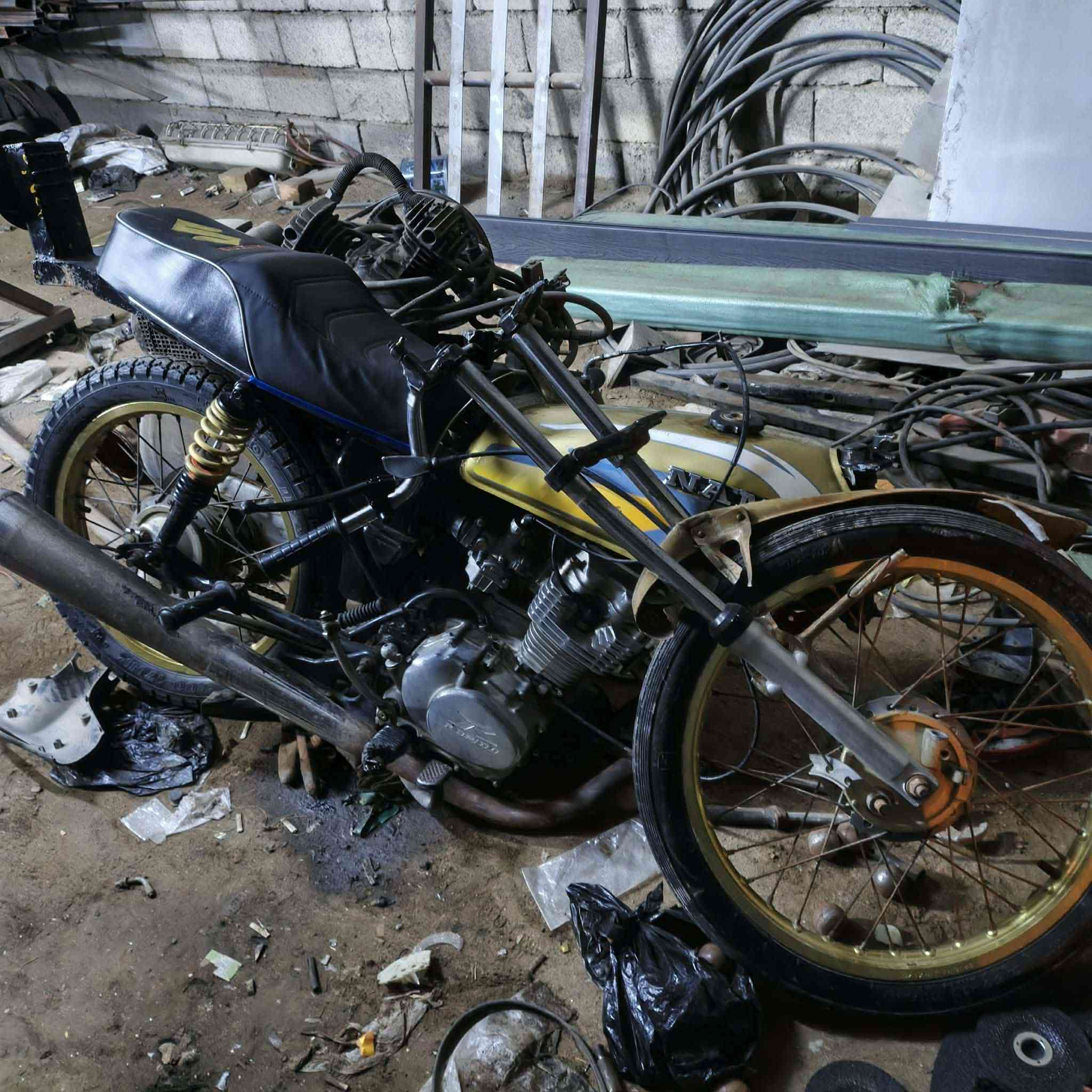 سلام عليكم للبيع مديل 21كلك مكبنه راببدوو مبدل كور 
قيم وخذ بل يرضاا الله الدراجه بيع عله حادثه ابيعك مكينه وشاصي كفاله عوزه بس سدر مايكلف 35يمكن لو اقل مكاني سوك الشيوخ حي الجوادين ***********
