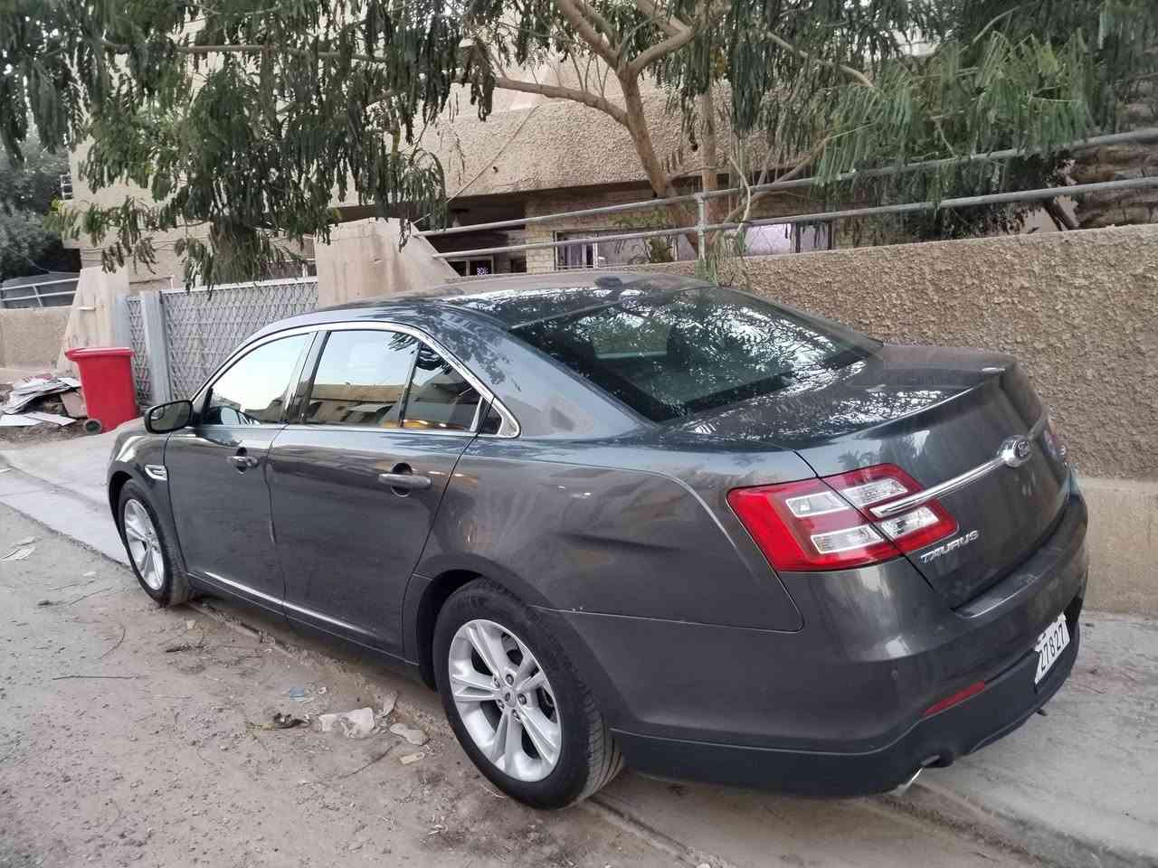 السلام عليكم ....
للبيع ...
فورد تورس 2017 وارد امريكي حادث جاملغ جهة السايق وربع باب مواصفات شاشه كبيره لمس كشنات جلد وكهرباء تحكمات ستيرن تبريد ثلج قطعتين تشغيل عن بعد السياره خير من الله برغي مناقصها 
السياره باسمي مكانها بغداد
السعر 140 بيها مجال بسيط
للأستفسار ***********
