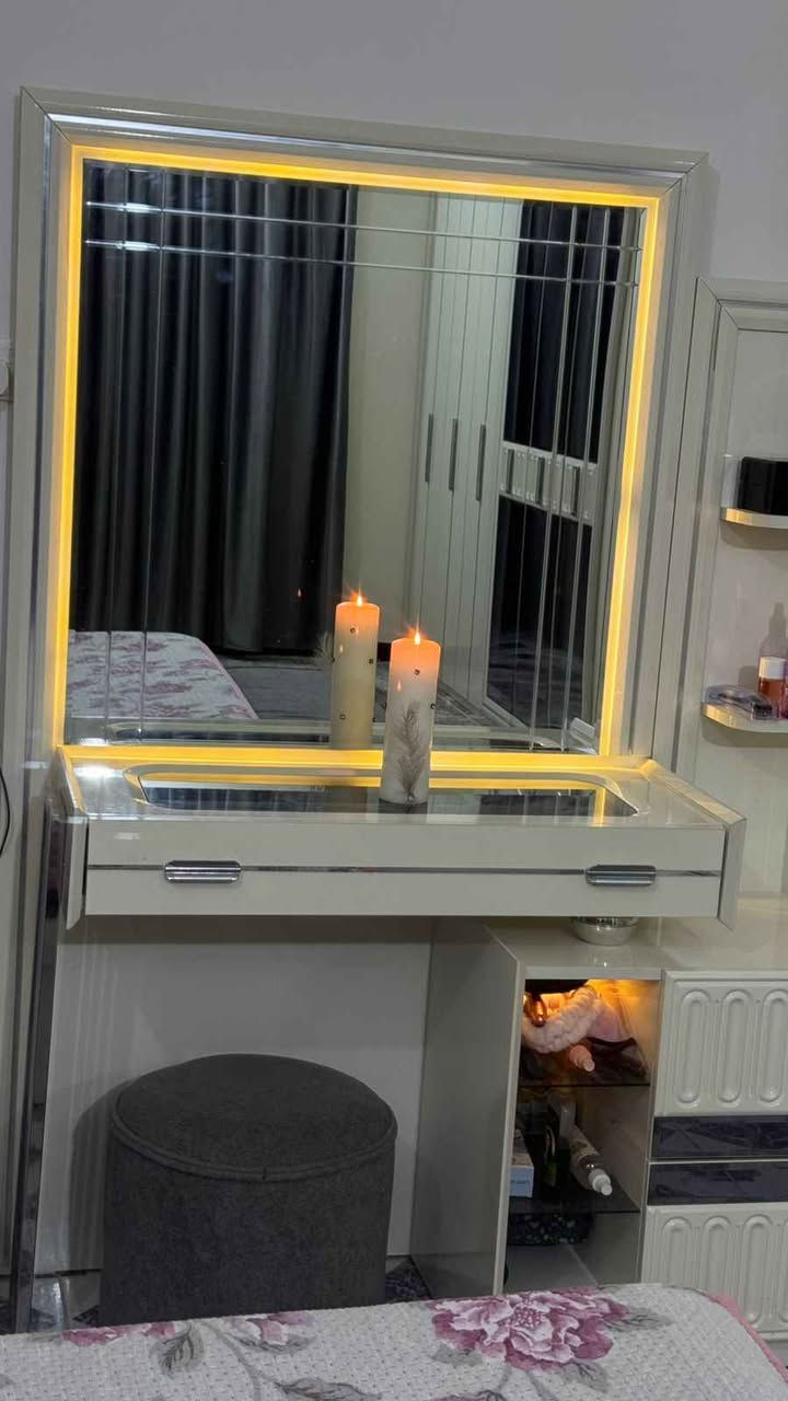 غرفة كاملة تركية اصلية شرط نظافة وعلى وضع تنصيب مكاني نجف حي النصر ماخذها مليونين و 900  قيم سعر وبخدمتك النجف, العراق


**إذا كنت صاحب هذا الإعلان وتريد حذفه لأي سبب، رجاءا أرسل رسالة إلى الدعم الفني**