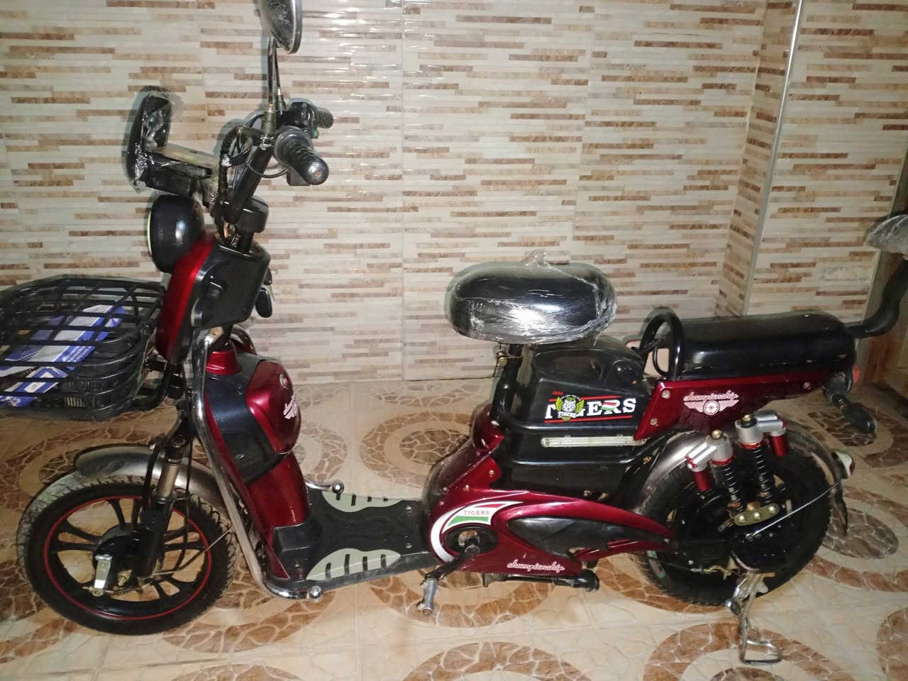 ماطور شحن حجم 16 اخو الجديد 260الف ومجال 5 بطاريات بشرط بلوتوث فول مواصفات مكان  أربيل كلشي شغال بشرط
***********
..
***********
