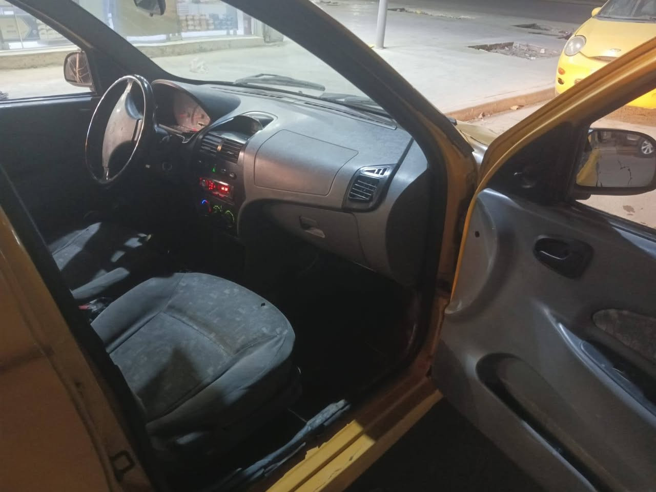 سلام عليكم من رخصت الادمن المحترم سيارة طيبة 2015للبيع او مراوس بسايبا خصوصي تحويل ثانيوم سيارة صدر خلفي وامامي جديد مكينة مجفتة جديد بعدهي عل سحك كير جديد كهربائيات شغالة كشر شوف العين سيارة ينرادلهة شوية ترتيب مطلوبة هيئة وغرامات ينزل من سعرهة تاخذ صافي راعيهة يريد تحويل السعر 32وبيهة مجال اني مكلف بلنشر رقم راعيهة***********
