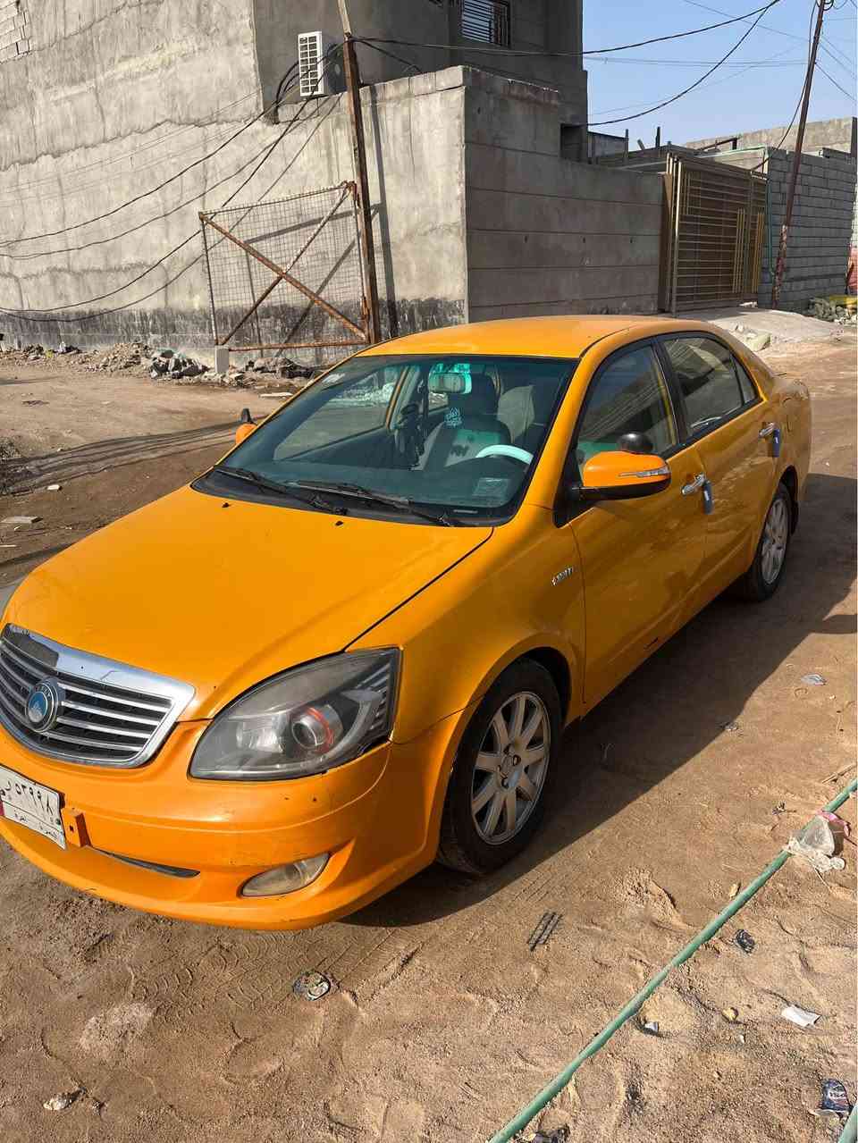 سلام عليكم جيلي موبل موديل 14 سياره بلاد البدي شوف العين بالصور محور كير ومحرك كورله 1800 نحله الجديده ماصارلها هواي من شادهن سياره جاهزه حداديه تبريد  سعر 45 وبيها مجال حك جيه مكان البصره *********** او *********** البصرة, العراق
