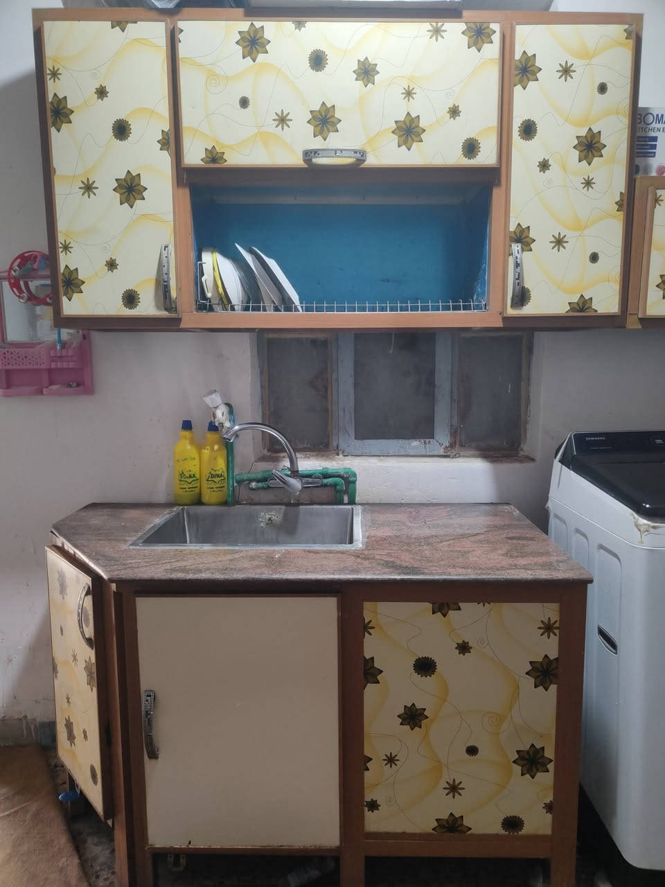 كاونتر للبيع 6 قطع مكان حي الجزيرة *********** السعر 200 مكلف بالنشر
