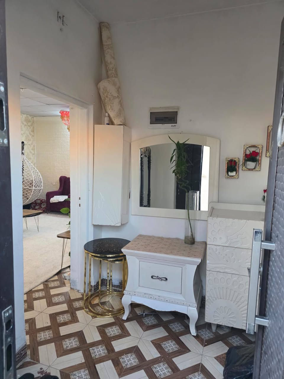 دار للبيع عن طريق مصرف العقاري 
مساحته /100م طابقين منعزل 
موقع /حي النداء 
شارع /20م 
السعر/110مليون 
للاستفسار /***********
