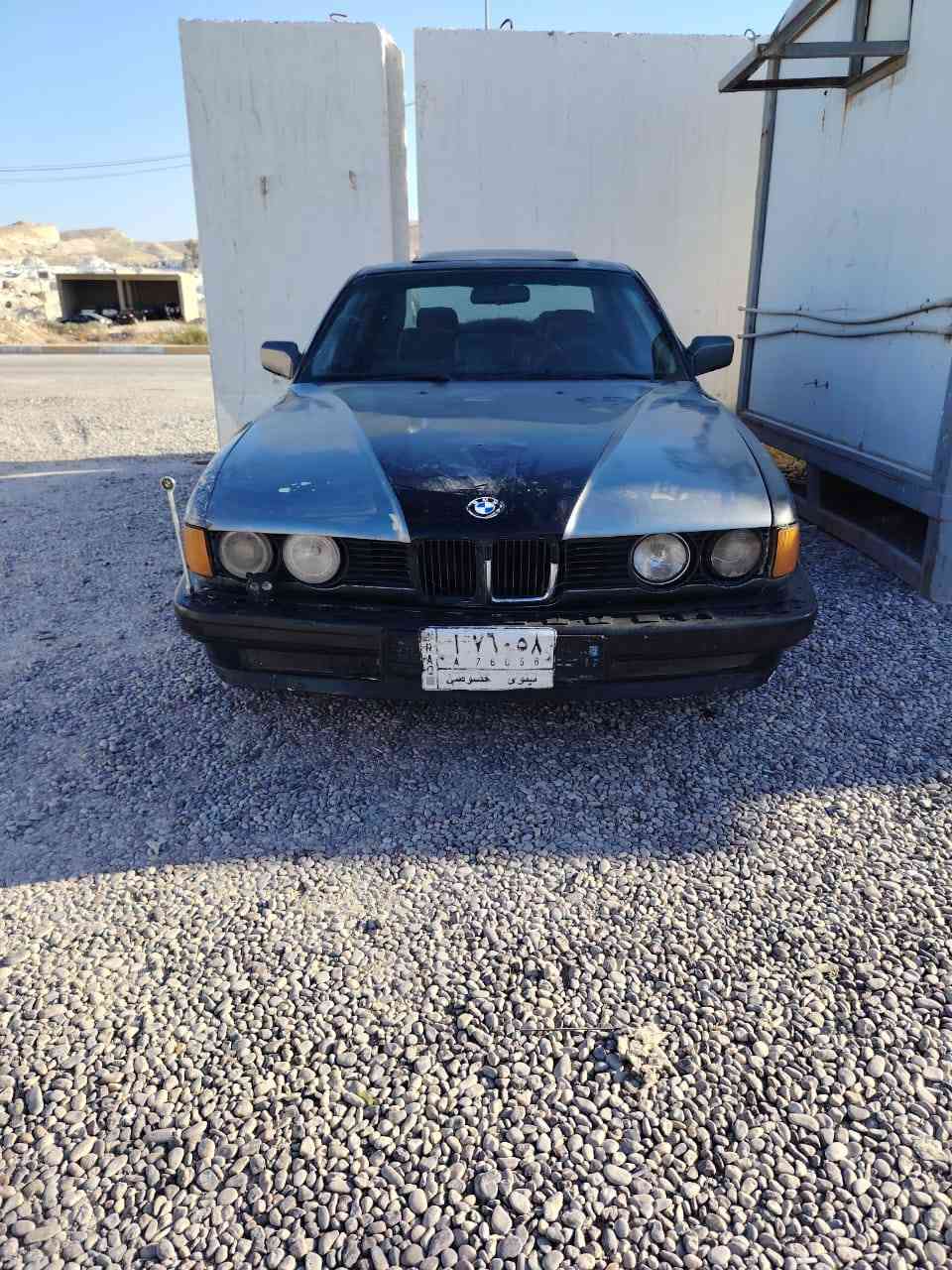 السلام عليكم بيئم 730 رقم نينوى الماني بسمي سنويه لنهايت ال27 السياره مكصوص بس مسجله محرك شرط جديد طك ماصار سنه من شديتو شرط صوتو مال كبس وشرط مامفتوح خلاص كير جديد شرط ترايك 200 تبريد شرط ثلج سياره جاهزه صدرها نص ونص  وتريد ترتيبات شاشه وكامره وكهربائيات كلها شغاله السعر 25 وبيها مجال *********** وبيه واتس الصبح مغلق راسلني
