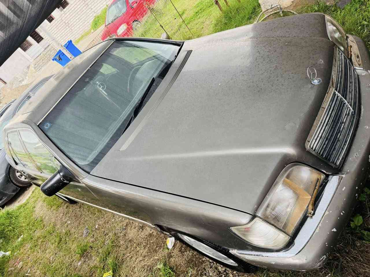السلام عليكم مارسدس s500 V8
محرك كير بلادي (خير من الله) 
تواير تخم جديد 
رقم انبار دولي ب اسمي سنوية تنتهي ب 2031 
تبريد ثلج 
تدفئة 
كهربائيات كلها شغالة (ما ملعوب بيهن) 
هزة جديدة 
سيارة نظيفة حيل خارج داخل 
السعر 55 مكاني صلاح الدين الشرقاط 
للاستفسار (***********)
