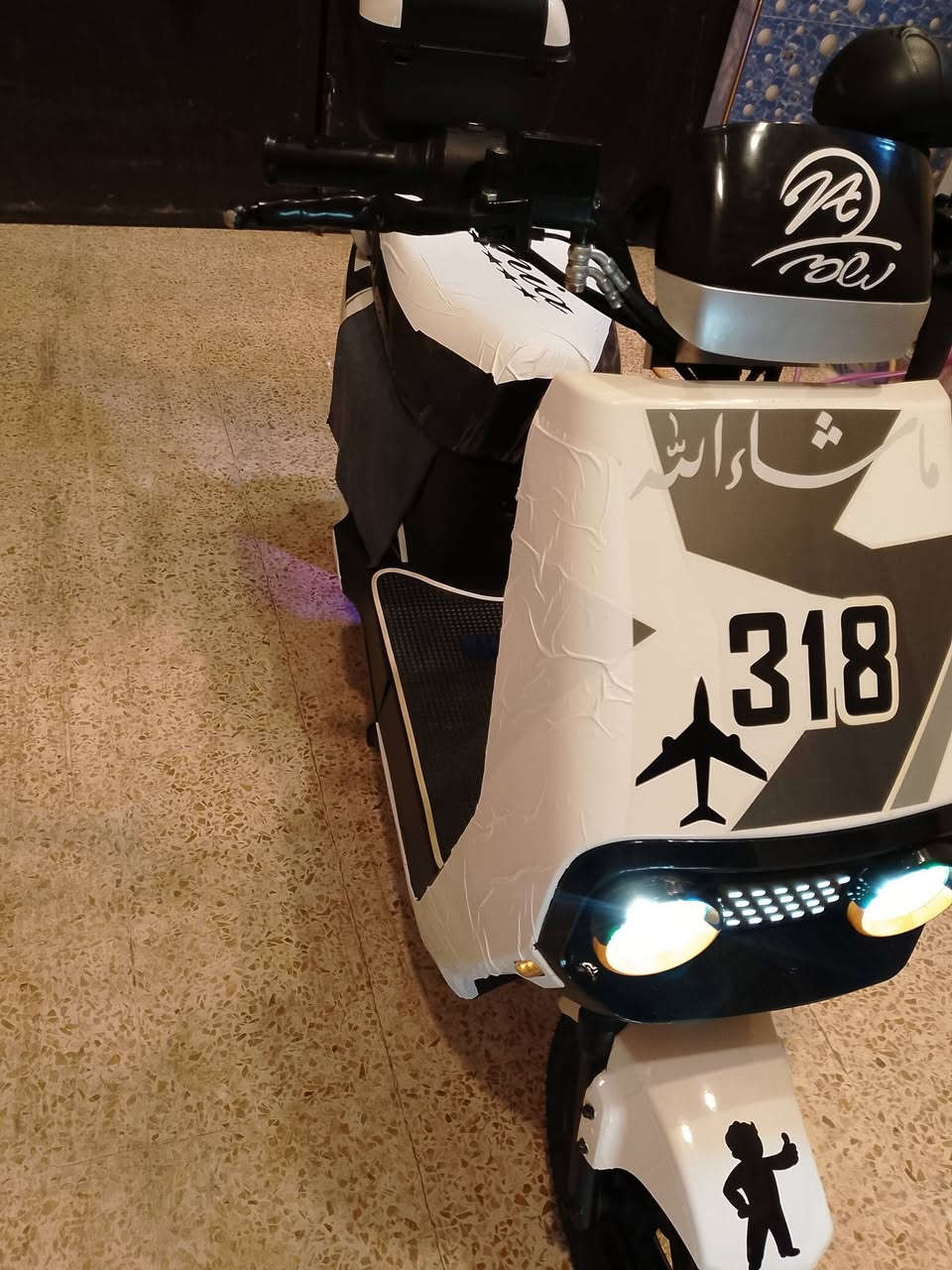 دراجه شحن للبيع 318 المعروف لا يعرف 
ملف وعقل شرط 
بي نضام باك 
6بطاريات كبار شرط 
لايت زينون 
كهربائيات كلها شغالهة 
ملف 2000 
عنوان موصل ايسر حي الميثاق 
سعر 600 الف‏‪ ‏‪***********‬‏
