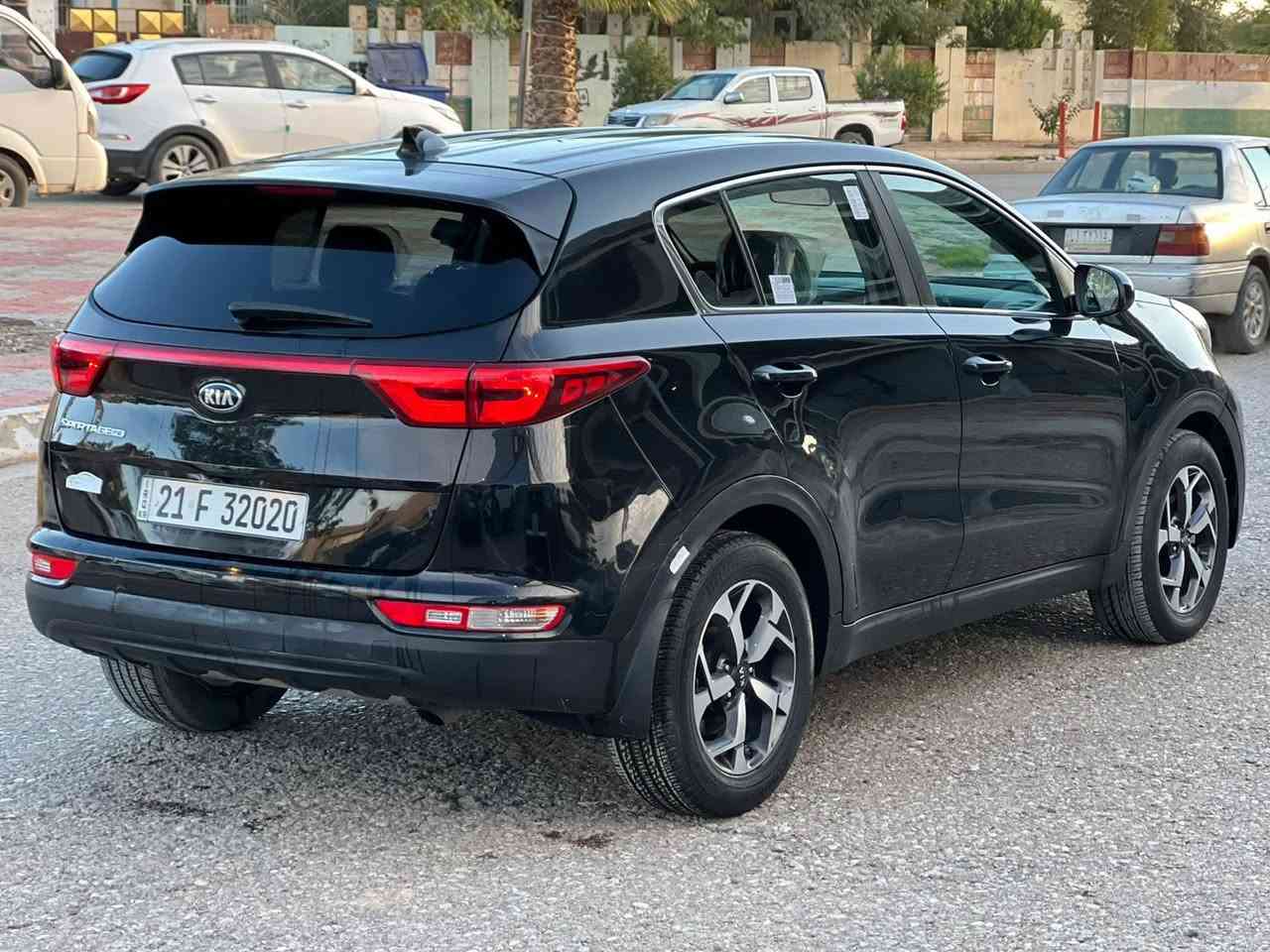 كيه اسبورتج موديل 2019
سياره كلش حلووه جديده 
بيها بونيد جامغ صبخ بدون دواخل اب شرط 
مكينه 2400
موصفات كشن جلد ويل كب تبريد قطعتين 
ماشيه 60 
رقم سنويه كله جديد 2030
شرط تحويل وكاله 
مكينه 2400
رقم مميز 
سعر 147 
مكاني خانقين ديالى 
***********
