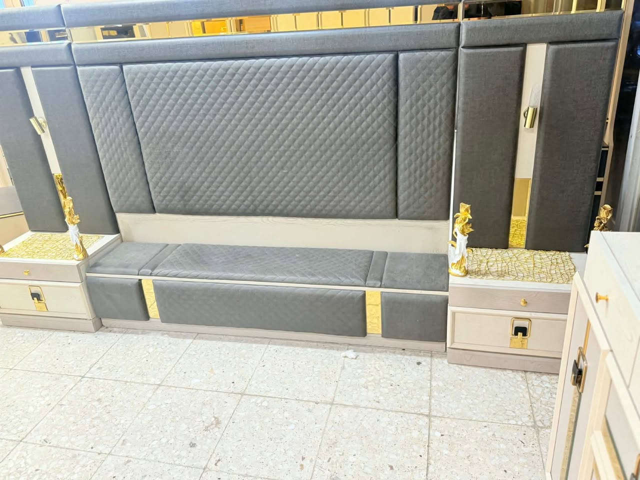 غرفه تركي 10 قطع مودرن حديث تركي اصلي نظافه95💯


**إذا كنت صاحب هذا الإعلان وتريد حذفه لأي سبب، رجاءا أرسل رسالة إلى الدعم الفني**