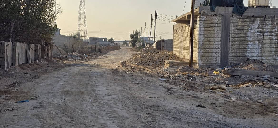 السلام عليكم دونم للبيع  سند 25طابو زراعي تحويل باسم المشتري ركن يصلح مخزن او سكن العنوان كربلاء رابط الزبيلية مجاور بساتين طيبه بالفرع يبعد ٢٠٠ متر عن الشارع الرئيسي بسعر مناسب ١٩٠ مليون بيع مستعجل 
*********** وتساب 
***********
***********
