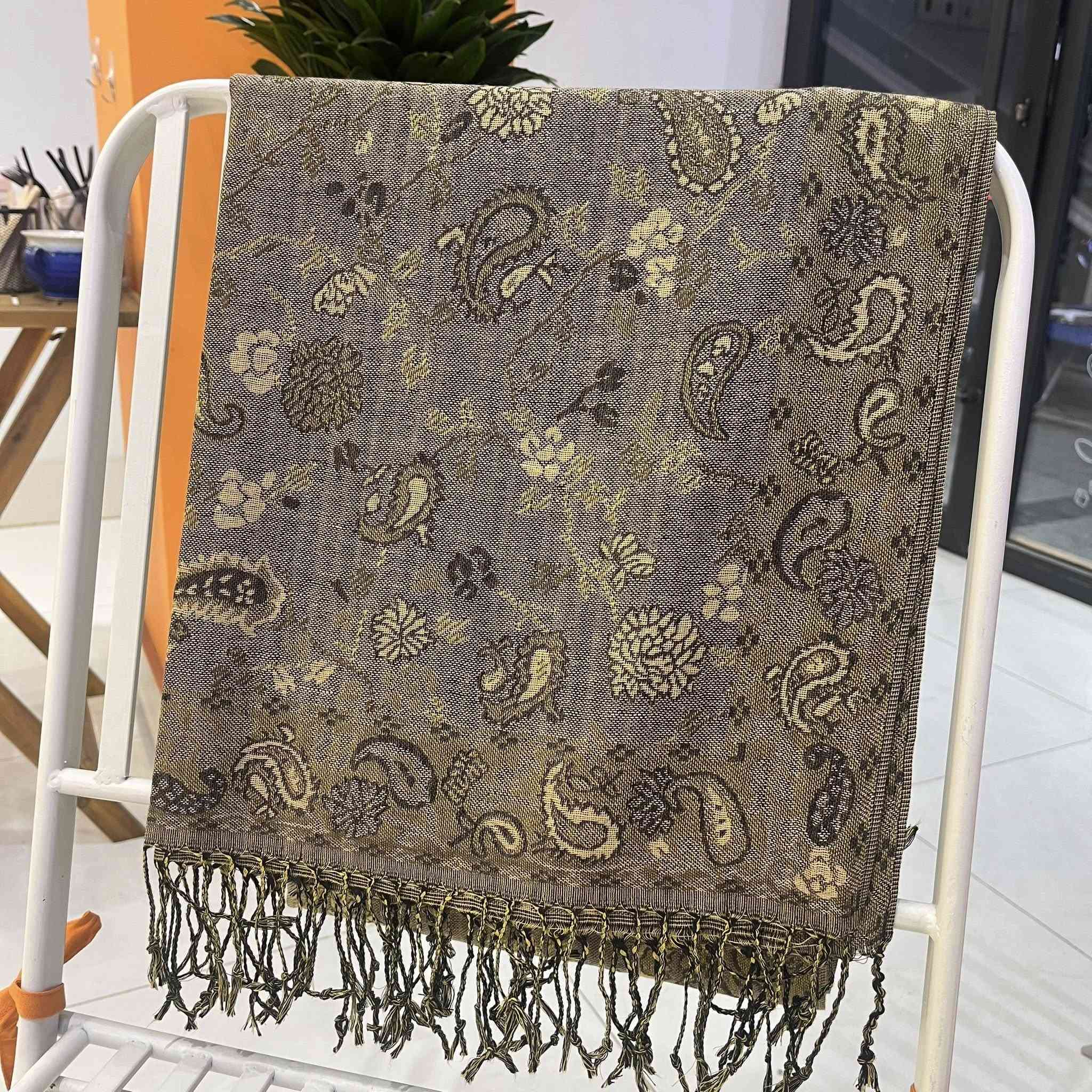 ألوان شال الكشمير الهندي المتوفر 

سعر القطعة خمسة 

توصيل لكل محافظات العراق 
توصيل كركوك ألفين 

عنوان المحل :- كركوك - طريق بغداد - الفرع البعد عائلتي - المقابل للأعداد والتدريب - قبل الجواهر مول ومودا تايم - داخل الفرع - قرب صالون حلاقة نسائية


**إذا كنت صاحب هذا الإعلان وتريد حذفه لأي سبب، رجاءا أرسل رسالة إلى الدعم الفني**