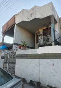 و بالنسبه للبيت ☝️ المساحه ١٠٠ متر  واجه 5️⃣ متر  طابقين  ٤ غرف  مع دي...