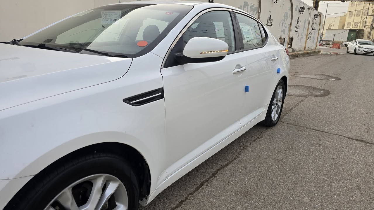 السلام عليكم كيا اوبتيما خليجي موديل ( 2013 ) مكفوله من الضربه والتبديل بيه طخه بين داير والباب الخلفي الجهى اليمنى مع رش الجاملغ الأمامي الأيمن تجميل بدون ضرر داخلي شرط سياره جديده وجاهزه من كلشي محرك 2000 دوش شرط مامفتوح بيه برغي مواصفات السياره شاشه كامره ويل كب بلاجكتور فول تحكم مريات شفط شفتات بالسترين تبريد قطعتين حساس خلفي بك لايت لد يدات نيكل ابلاد مكاني ناصريه مركز للاتصال ( *********** ) السعر ( 123 ) رقم بغداد دولي باسم ولد صديقي تحويل مباشر
