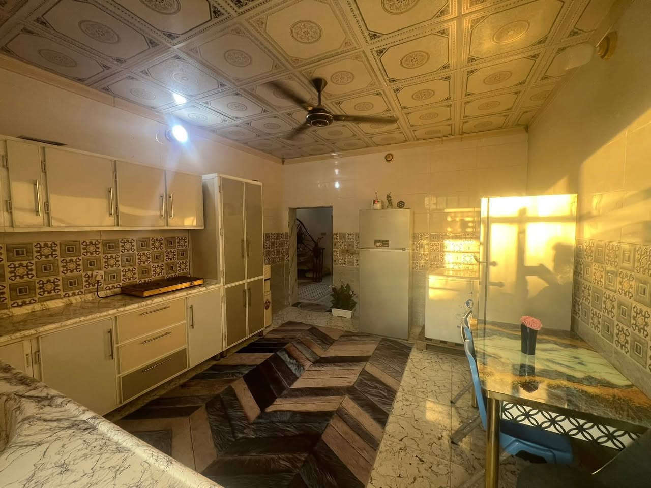 مكلفه بالنشر 

ياالله توكلنا ع الله
 بيت + مشتمل للبيع  موقع  مقابيل كلية الامام  حي الصمود مساحة البيت والمشتمل 304 متر طابو صرف 
 
يتكون الطابق الارضي 

- غرفة
- مطبخ 
- صالة 
- صحيات 
-منور
-يتكون الطابق الثاني 
-غرفة 
-بيتونة 
-سطح 
يتكون المشتمل من 
غرفة صالة استقبال مطبخ صحيات 
***********
