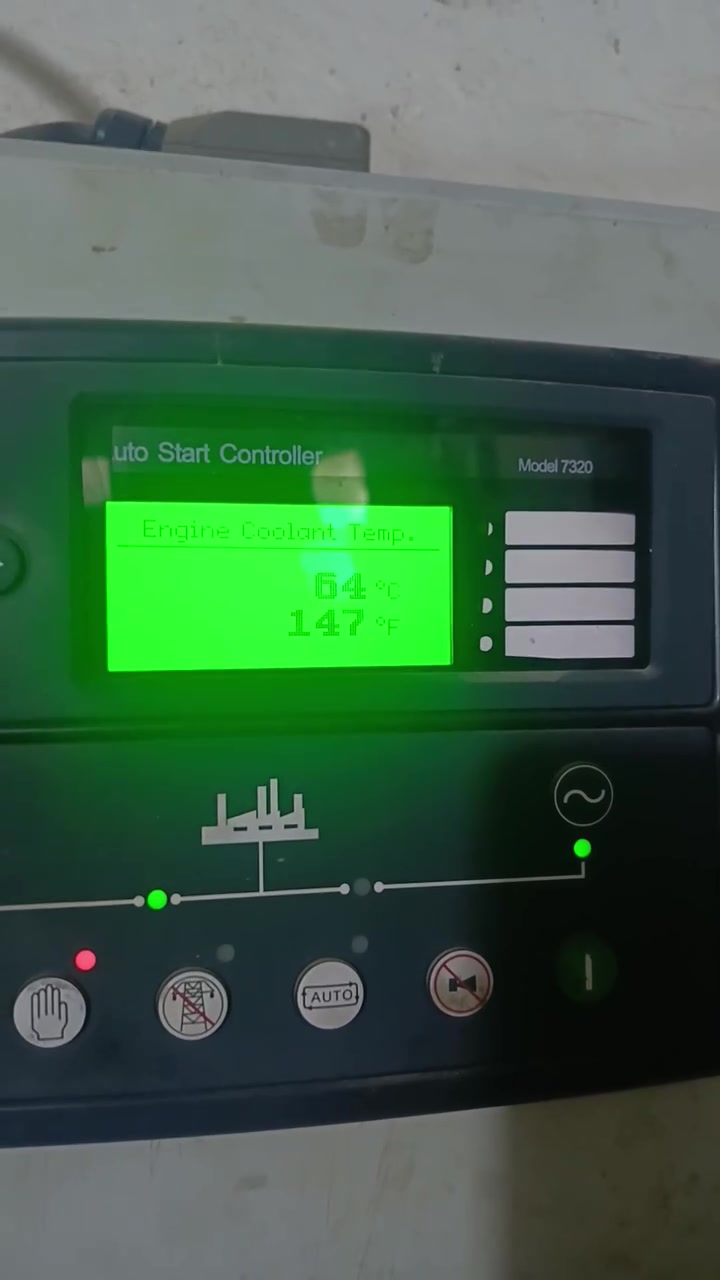 سلام عليكم ..
سكانيا وحش حجم 620 تجفيت عام كت كامل  راديتر كبير انتر كلر كبير شاصي عالي توليد لوري سومر 715 كي في مكينه بالشرط تحمل عليها 1300 قطره تنقيص وبخار مابيها
سعر ١٣٥$ وبيها مجال بسيط
 مكاني كركوك. للتواصل 
***********
