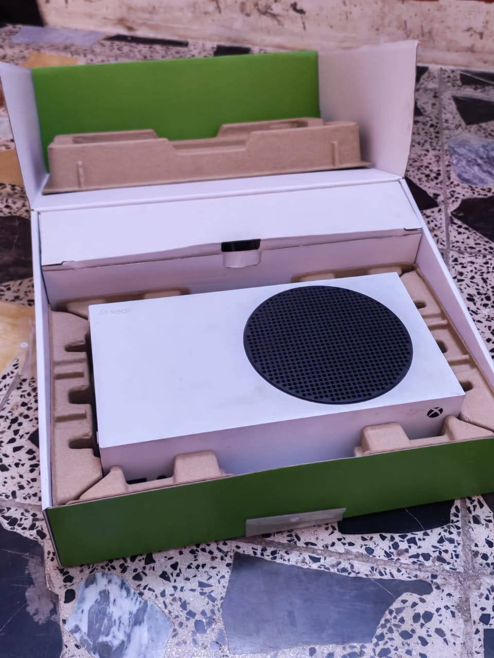 السلام عليكم
Xbox series s للبيع
إصدار 2024
ذاكرة 512 
الجهاز جديد ومكفول من التصليح مستخدمه اقل الشهرين
ملحقاته الاصلية كامله وياه+ جوستك كيم سر إصلية +سماعه هايبر إكس 2
السعر ب390 وبي مجال
***********
