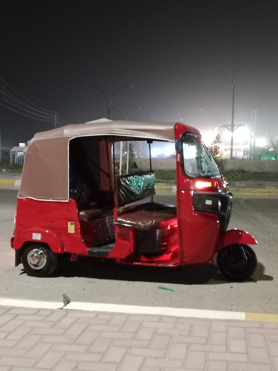 السلام عليكم.    تكتك 18 شهر11داخلة ب19
رقم وسنوية بسمي امداور ثاني يوم  كهربائيات كلهه جديد تخم تاير جديد جادر جديد  كماليتة كلهة جديدة التكتك حلوة ونضيفة 
شاد مكينة 20 بعدهي عسحك 
مصبوغة صبغ عام لجمالية 
السعر 5100بيهه مجال شي قليل هاي مال جناي  البياع شرة ليتصل 
مكان كربلاء حي العسكري 
الاتصال بالرقم***********
