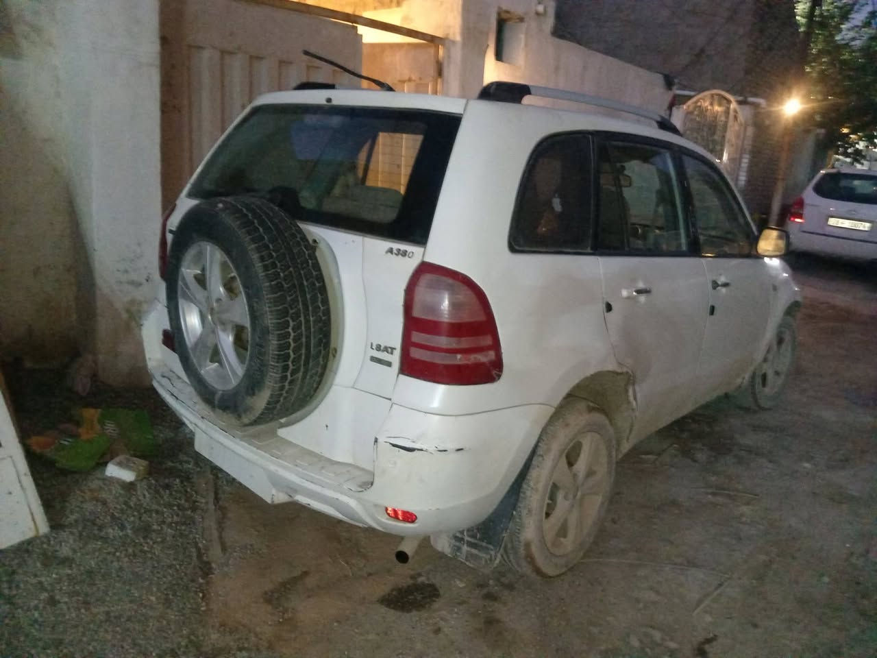 السلام عليكم جونوي مزاد معفيه كمرك بس رسوم الرقم محورة كير ومحرك كامري حاويه  بيهه نواقص قليله اريد اراوسهه ابسيارة ناصيه بلعافيه للي ياخذهه رقم ***********
