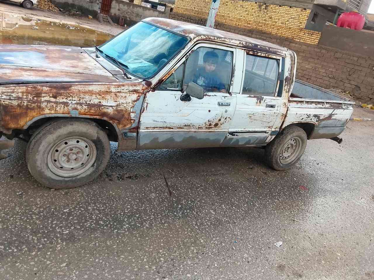 بيكم تيوتا موديل 85
رقم قادسيه مالكها بالحمزه 
مكانها الديوانية 
ال بدير
سنويتها ل26 لشهر الثامن يله تنفذ 
جاهزه السياره رايدها ب25وبيها مجال


**إذا كنت صاحب هذا الإعلان وتريد حذفه لأي سبب، رجاءا أرسل رسالة إلى الدعم الفني**