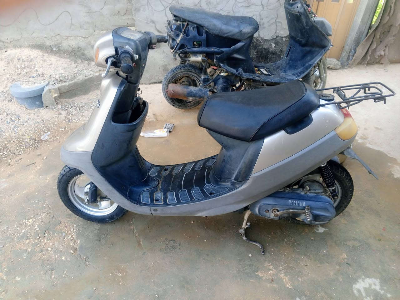 دراجه بطه للبيع كهربائيات كلهه شغاله ودبل جديد والتأيرات جديد موديل 99 السعر 550 العنوان كربلاء المقدسة باب بغداد الرقم ***********
