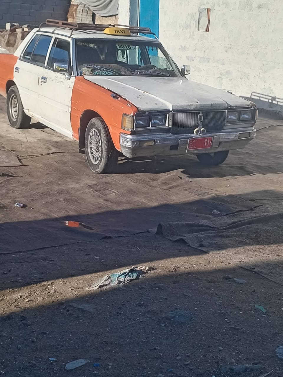 السلام عليكم عندي سياره كراون 81 رقم صلاح الدين صاحبه موجود مكينه بيه خيط بخار بلاديه مالاته تخم تاير جديد كهرابيات عله شغاله سعر 11ورقه بيه مجال مكان بغداد معلومات أكثر تصال عله رقم ***********
