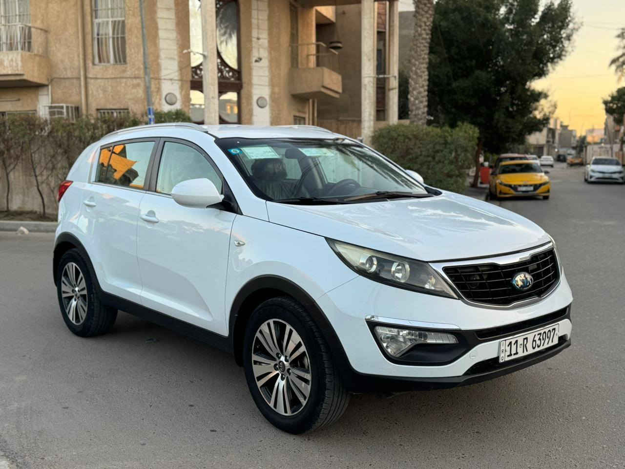 *********** جديده جدا
سبورتج ٢٠١٥ خليجي
بيها جاملغ الخلفي صبغ وبابين مبدلات نفس اللون ابلاديات محرك ٢٠٠٠ دوش 
كير محرك  مكفولات 
سياره كلش جديده وجاهزه
فول تحكمات ستيرن 
شاشه وكامره 
حساس خلفي
صدر امامي خلفي جديد 
تخم تاير وباتري جديد
سونار موجود
غرفتها جديده كلش 
تحويل ثاني يوم شرط 
مكاني اعظميه
سعرها ١٣٣ ورقه 
اتصال فقط مكلف بالنشر 
***********
