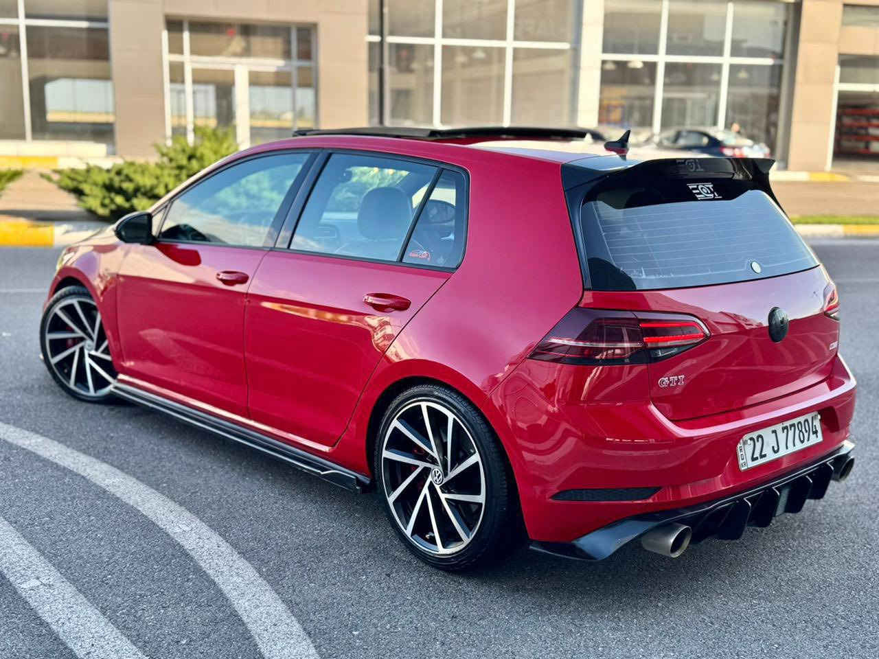 ﷽
GOLLF GTI 2020
▫️فولكسواكن گولف موديل 2020 GTI
🔹مواصفات GTI فول مواصفات ١/١ 
🔹لون مميز ( لون احمر ❤️ )

▫️محرك اربع سلندر 2.0L توربو محرك مرغوب 🔥🔥
🔹محرك و گير بشرط مامفتوح 📦✅
🔹بدون صوت و بدون صرف و خلل بشرط فحص
🔹ماشية 51 الف حقيقي 

▫️سيارة جديد حيل حيلو نظيفة 📦
🔹بيها ( واحد جملغ صبوغ بنيد محدث كاربون فايبر )
🔹سيارة جديد بدون بارد و بدون شخت بدون رصعات 📦

▫️اضافات بيها
1-ستيرن كاربون و شاموا
 2- هدرز 
 3- داون پاپ
4-لحية - دوسات
5-بونيد كاربون 
6-جناح 

مواصفات GTI فول مواصفات
( بصمة - پانوراما - كير أوتوماتيك - رادار امامي و خلفي - رادار جانبي - شاشة كبير - كشن جلد - كشن كهربا - كشن تتفيئة - بادل شفت - داخل ليد - نيضام قيادة سبورت و ئيكو - ئوتو ستؤب - لايت ليد و زينون - بلاجكتور - فوليوم - تحديد سورعة - بعد هواي مواصفات )

◽️اربع تاير ويل جديد 
🔹سيارة شرط بدون اى نواقص گير و محرك و حدادي و كاهرباى كلة بشرط
🔹سنوي و رقم و هزة جديد سنوي بأسمي
🔹 نفسي يوم / تحويل و كاله حاظر
🔹 مكان_🌆 سليماني

◽️سعر_ 158$ 🔐🔥🔥
◽️موبايل_ *********** ::: ***********
____________________________________
